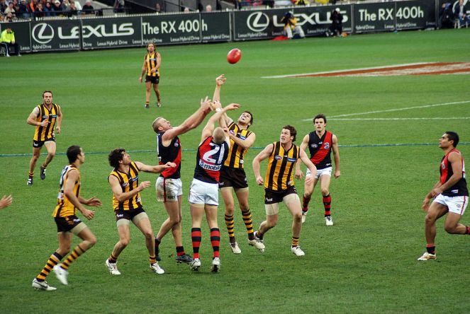 Stoppage_in_an_AFL_game.jpg